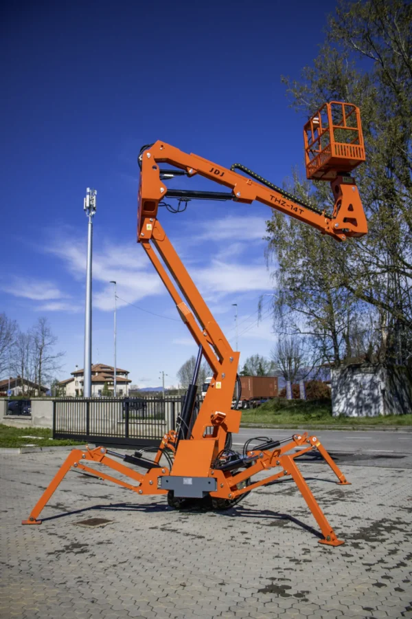 <strong>BOOM LIFT</strong> (ragno cingolato) - immagine 4