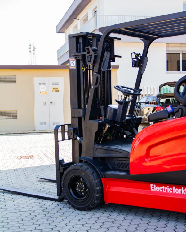 <strong>CARRELLO ELEVATORE ELETTRICO 20Q - immagine 8