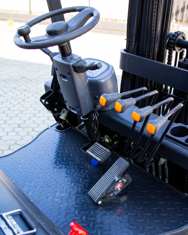 <strong>CARRELLO ELEVATORE ELETTRICO 30Q - immagine 8